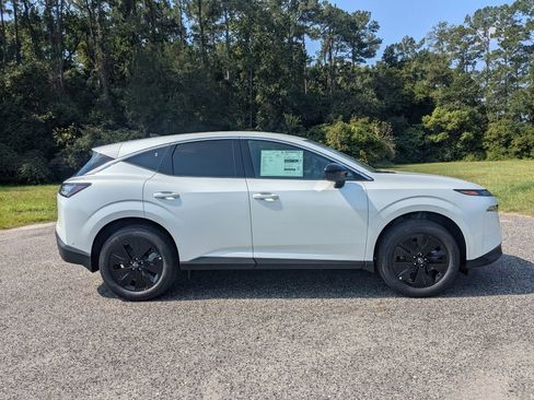 New 2025 Nissan Murano SV AWD/4WD image 2