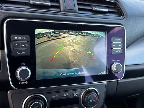 Used 2025 Nissan Leaf S image 30