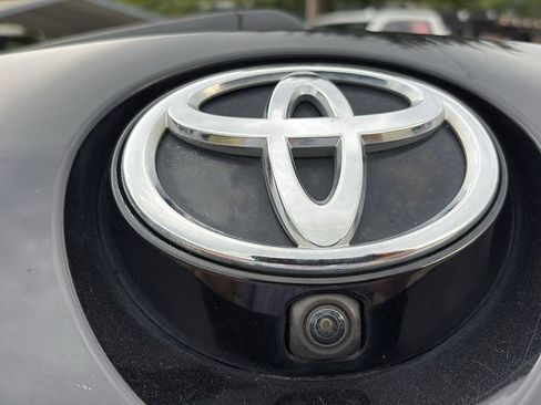 Used 2022 Toyota Corolla XSE FWD image 19