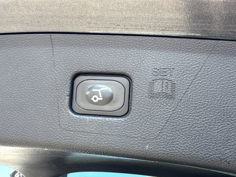 Used 2015 Ford Edge SEL w/ Equipment Group 201A FWD image 7