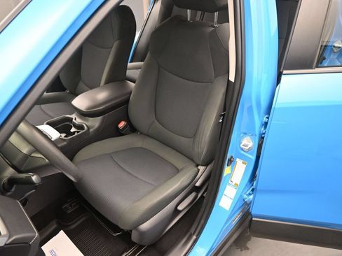 Used 2019 Toyota RAV4 LE w/ All Weather Liner Package AWD/4WD image 22