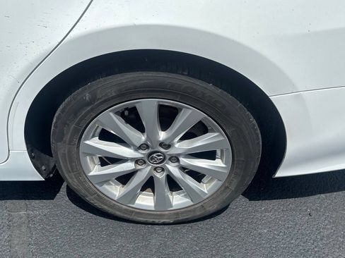 Used 2020 Toyota Camry LE FWD image 6