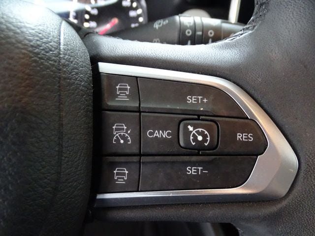 Certified 2023 Jeep Compass Limited w/ Sun and Sound Group AWD/4WD image 8