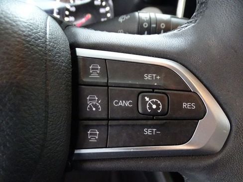 Certified 2023 Jeep Compass Limited w/ Sun and Sound Group AWD/4WD image 8
