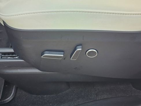 Used 2023 Tesla Model X image 31