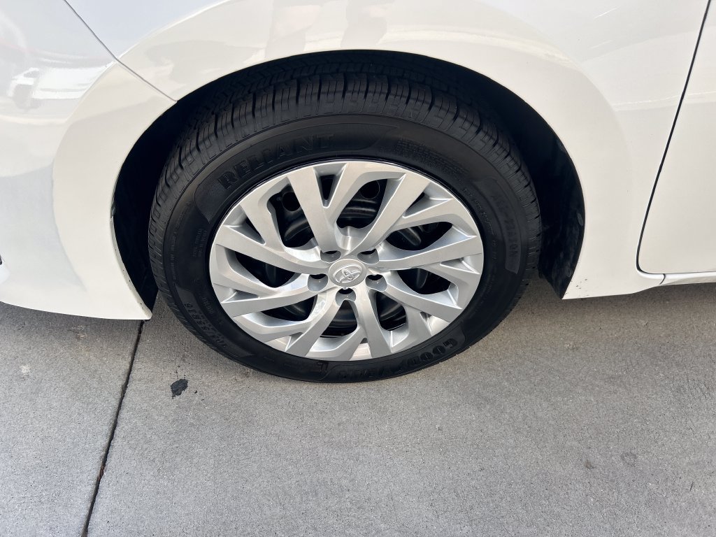 Used 2017 Toyota Corolla LE w/ Carpet Mat Package (TMS) FWD image 15