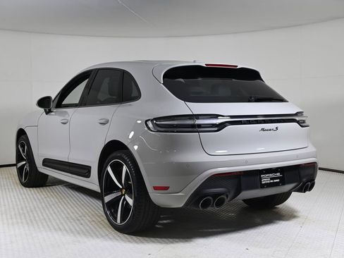 Certified 2024 Porsche Macan S image 3