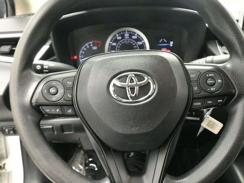 Used 2020 Toyota Corolla LE image 19
