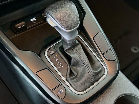 Used 2025 Kia Soul LX w/ LX Technology Package image 24