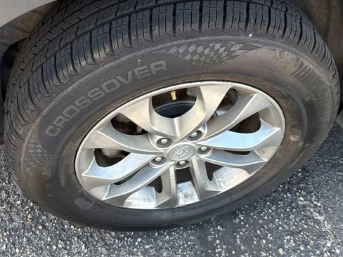 Used 2019 Hyundai Santa Fe SE w/ Cargo Package FWD image 8