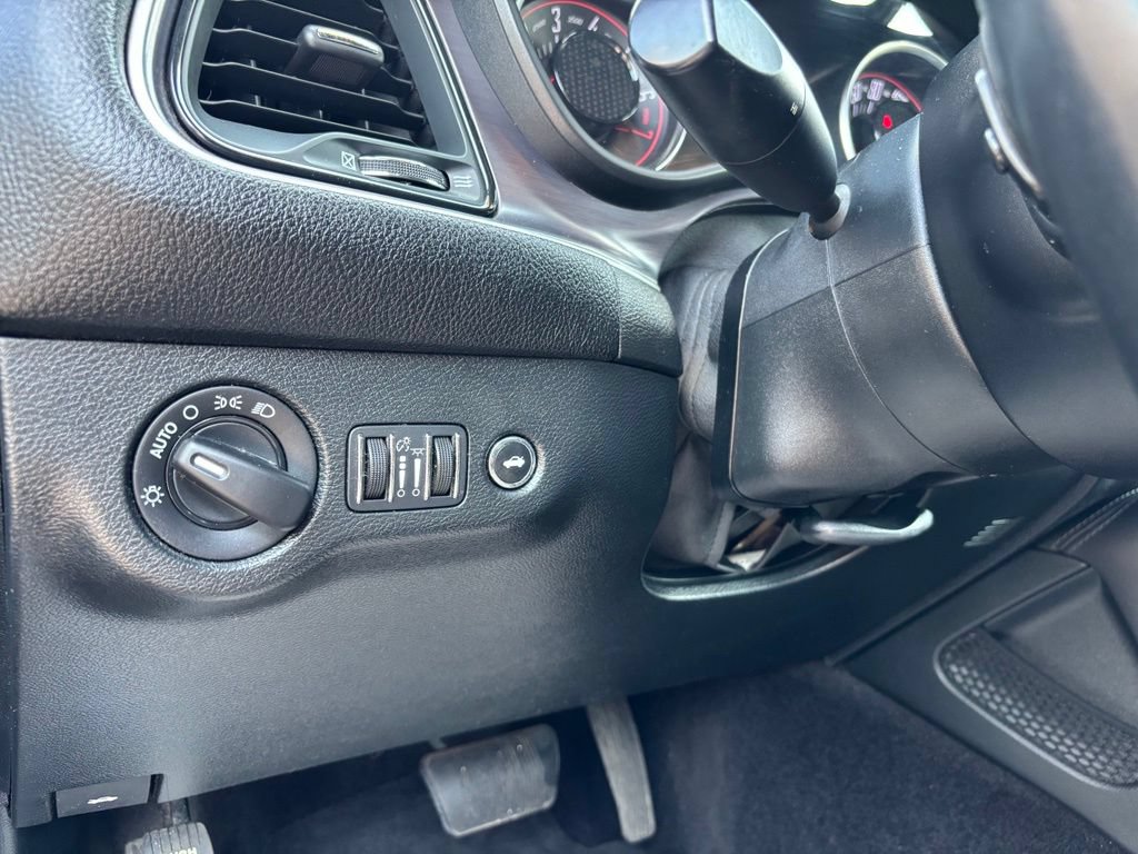 Used 2018 Dodge Challenger SXT RWD image 32