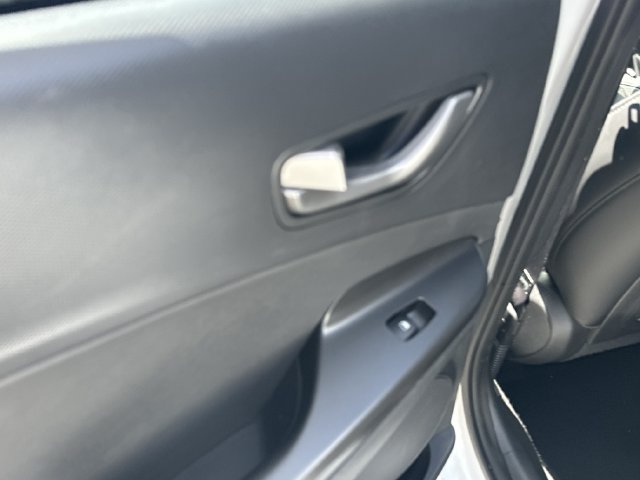 Certified 2021 Hyundai Kona Limited w/ Cargo Package FWD image 12