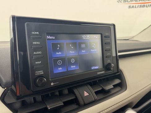 Used 2022 Toyota RAV4 XLE w/ Convenience Package image 24