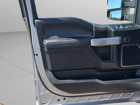 Used 2020 Ford F350 Lariat AWD/4WD image 11