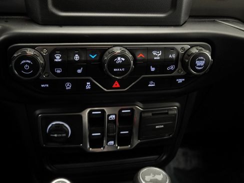 Certified 2022 Jeep Wrangler Unlimited Sport image 35