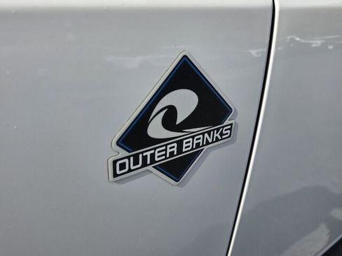 Used 2024 Ford Bronco Outer Banks image 19