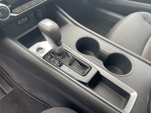 Used 2025 Nissan Altima 2.5 SV image 36