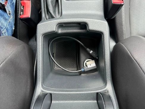 Used 2015 Volkswagen Golf S image 35