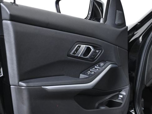 Used 2019 BMW 330i xDrive Sedan w/ Convenience Package image 27