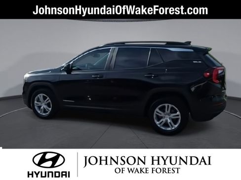 Used 2023 GMC Terrain SLE w/ Driver Convenience Package image 6