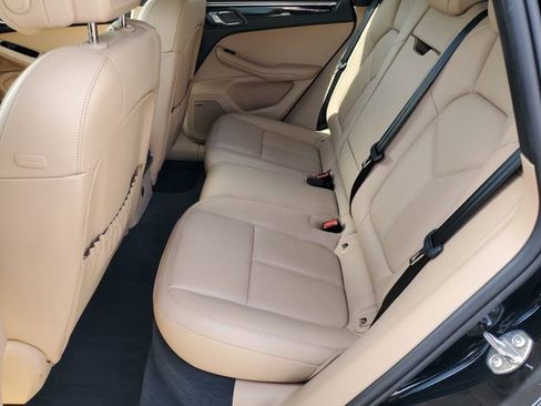 Used 2024 Porsche Macan image 24