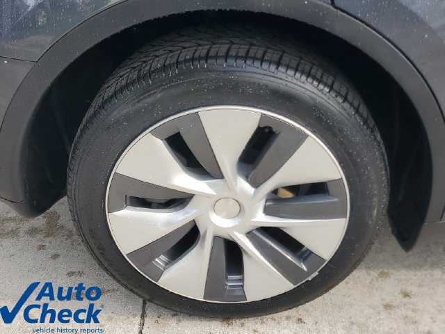 Used 2023 Tesla Model Y Long Range AWD/4WD image 7