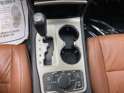 Used 2012 Jeep Grand Cherokee Overland Summit AWD/4WD image 42