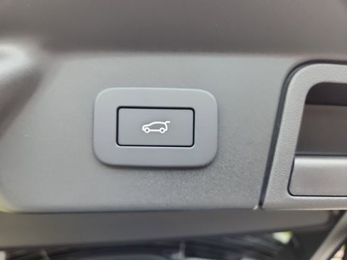 New 2026 Land Rover Range Rover Velar Dynamic SE image 14