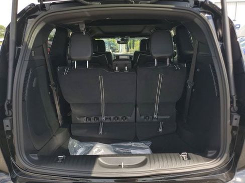New 2027 Chrysler Pacifica Limited FWD image 9