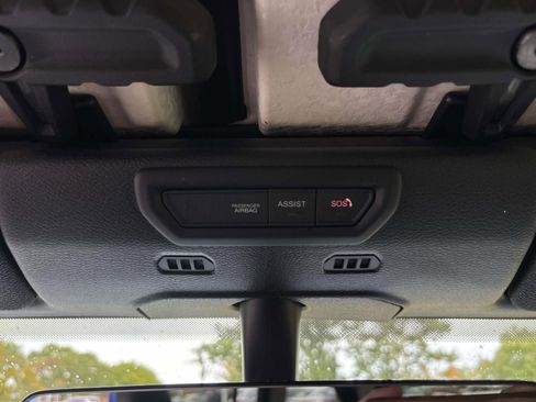 Used 2020 Jeep Wrangler Unlimited Sahara w/ Uconnect 4C Nav & Sound Group image 33