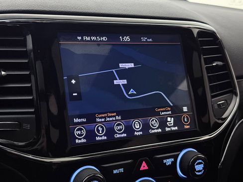 Used 2019 Jeep Grand Cherokee Limited w/ Luxury Group II image 32