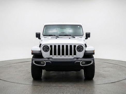 Used 2025 Jeep Wrangler Unlimited Sahara AWD/4WD image 2