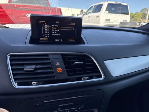 Used 2018 Audi Q3 2.0T Premium FWD image 14
