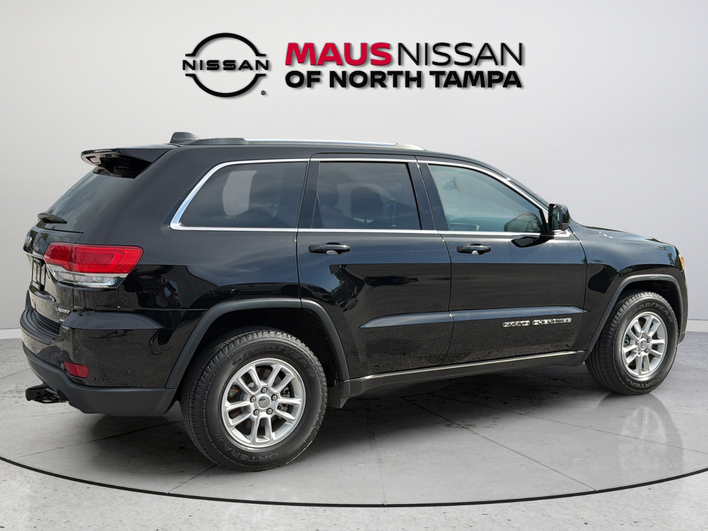 Used 2018 Jeep Grand Cherokee Laredo RWD image 12