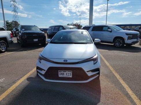 Used 2024 Toyota Corolla SE AWD/4WD image 2