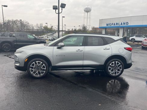 Used 2025 Chevrolet Blazer RS image 2