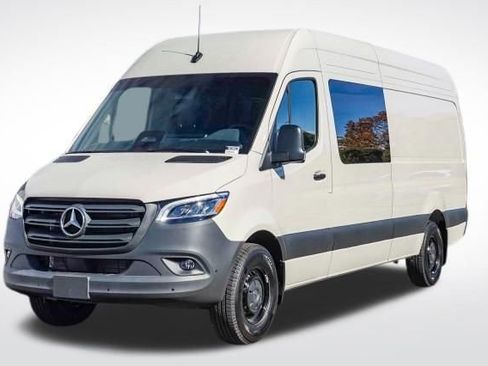 New 2025 Mercedes-Benz Sprinter 2500 image 3