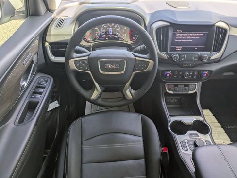 Used 2024 GMC Terrain Denali AWD/4WD image 15