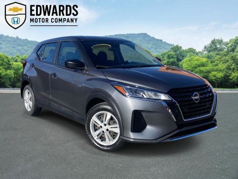 Used 2024 Nissan Kicks S image 1