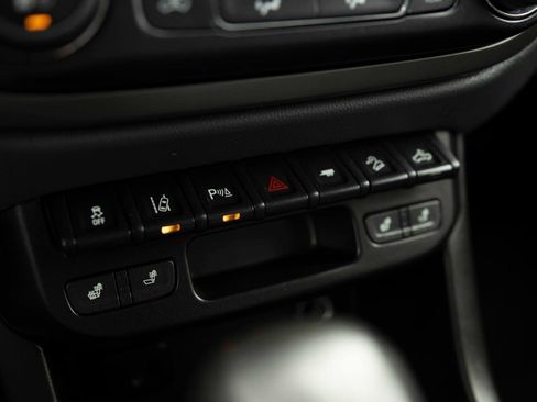 Used 2022 Chevrolet Colorado Z71 w/ Safety Package image 10