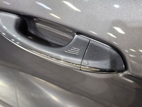 Used 2022 Ford Edge Titanium image 17