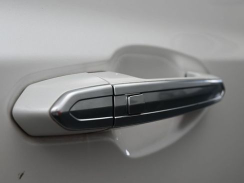 Used 2019 Cadillac XT5 FWD image 42