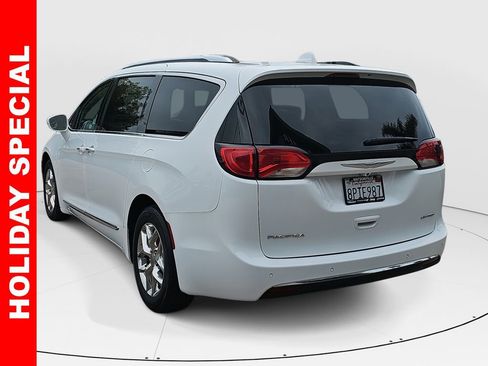 Used 2017 Chrysler Pacifica Limited w/ UConnect Theater Package image 5