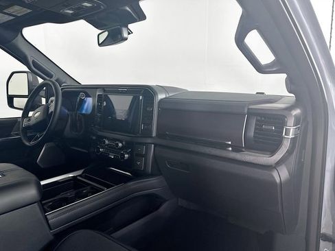 New 2026 Ford F450 Platinum w/ FX4 Off-Road Package image 30