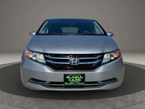 Used 2017 Honda Odyssey SE image 2