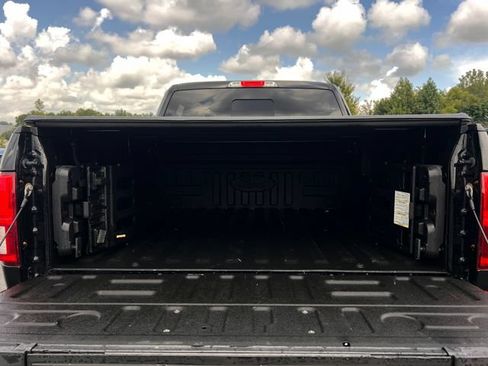 Used 2018 Ford F150 Platinum w/ Equipment Group 701A Luxury AWD/4WD image 27