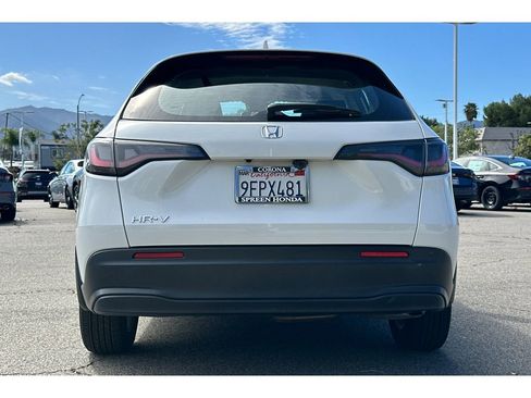 Certified 2023 Honda HR-V LX image 4