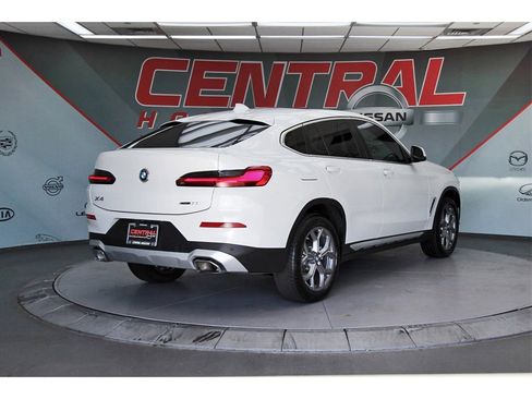Used 2025 BMW X4 xDrive30i image 5