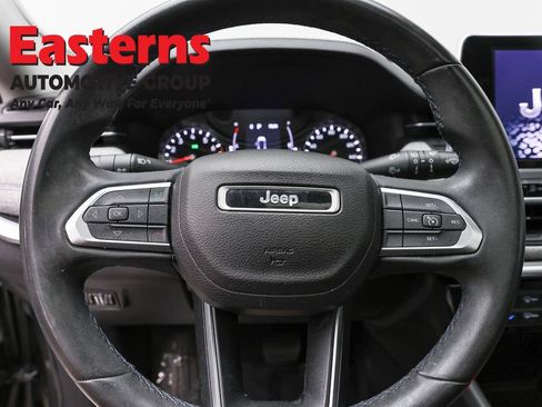 Used 2022 Jeep Compass Latitude AWD/4WD image 10