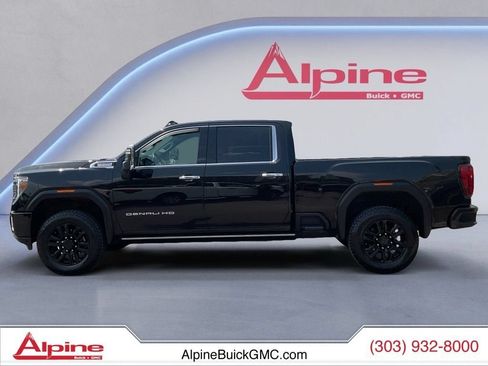 Used 2022 GMC Sierra 2500 Denali w/ Denali Black Diamond Edition AWD/4WD image 2